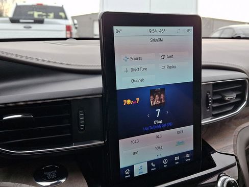 Used 2022 Ford Explorer Platinum w/ Technology Package image 19