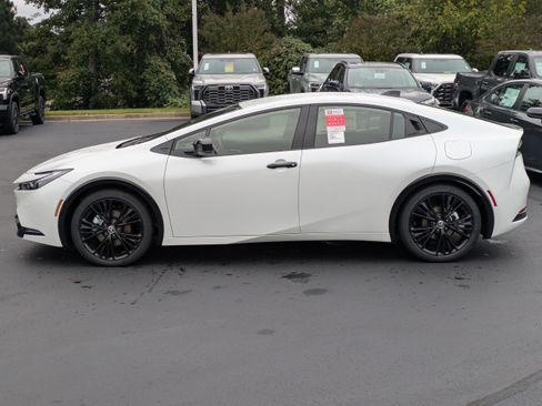 New 2026 Toyota Prius Plug-In Hybrid FWD image 7