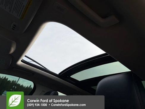 Used 2020 Ford Edge Titanium w/ Equipment Group 301A AWD/4WD image 36