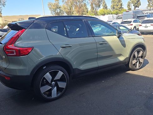 Used 2023 Volvo XC40 Recharge Ultimate AWD/4WD image 2