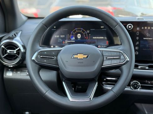 New 2026 Chevrolet Equinox LT FWD image 17