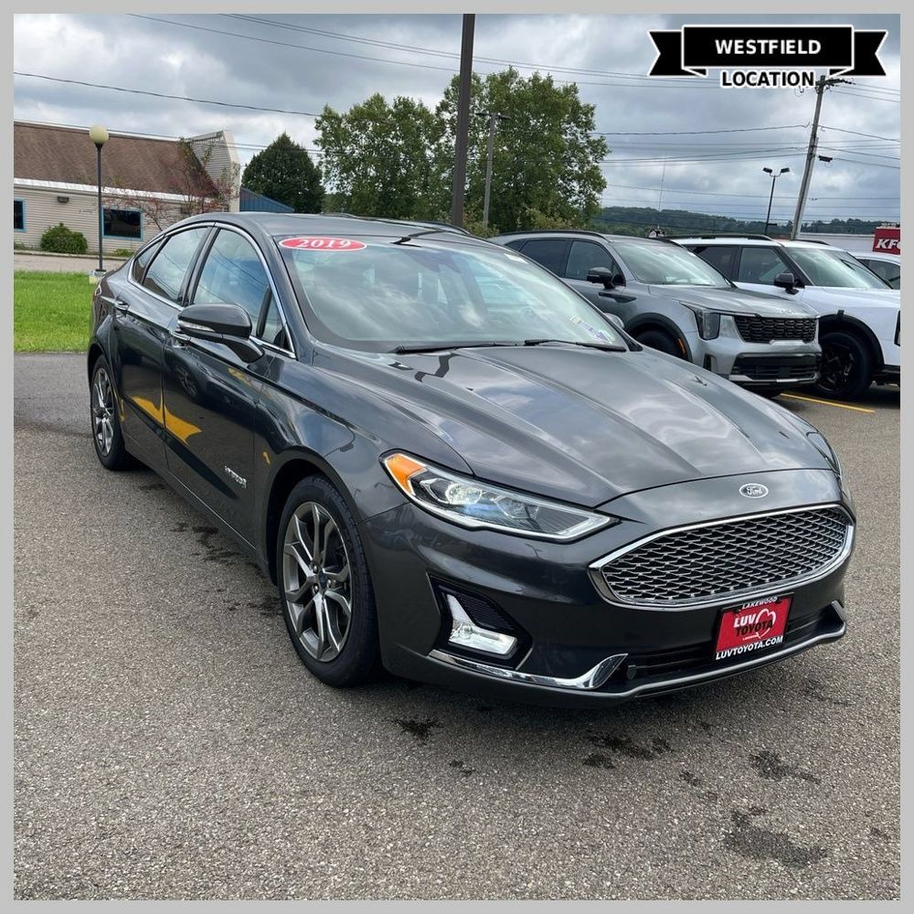 Used 2019 Ford Fusion Titanium FWD image 1