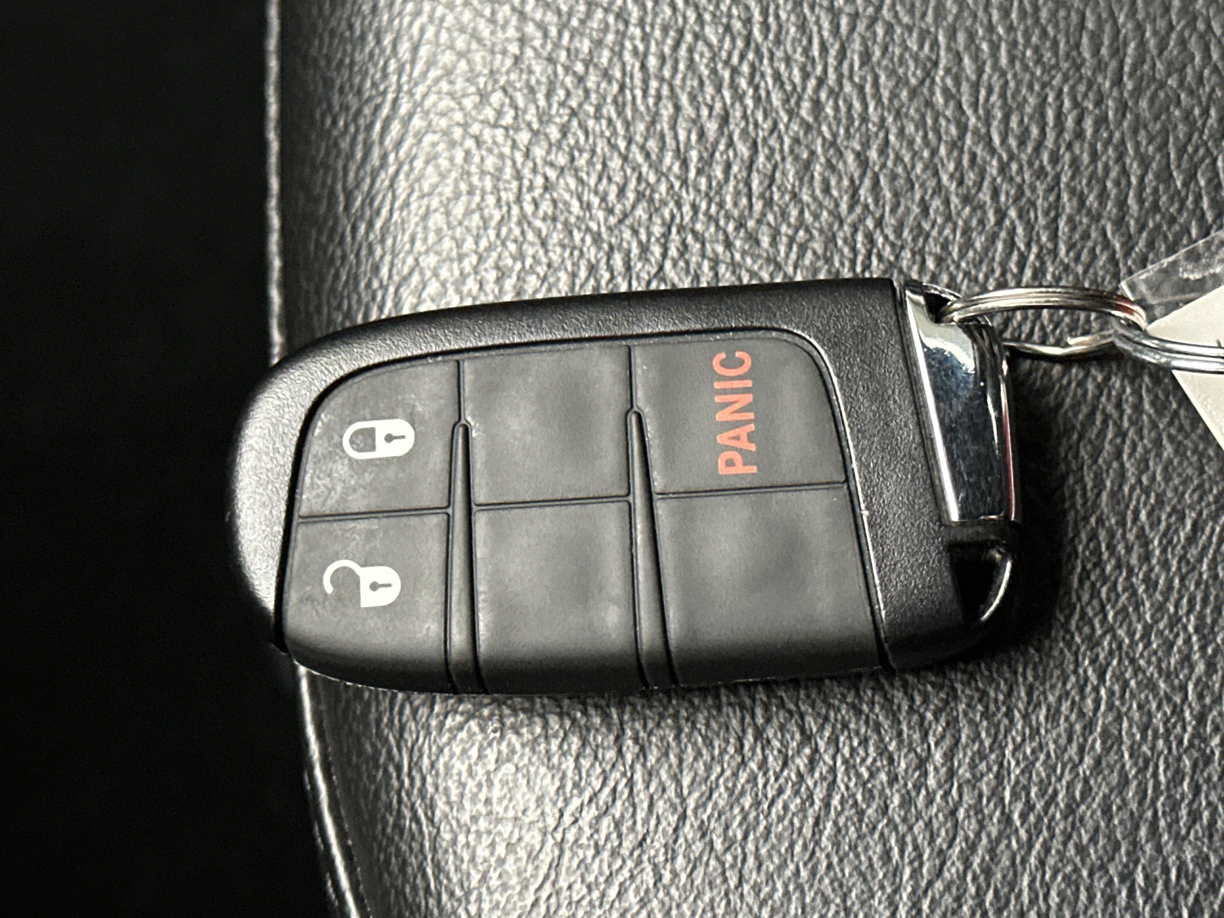 Used 2023 Jeep Compass Latitude AWD/4WD image 37