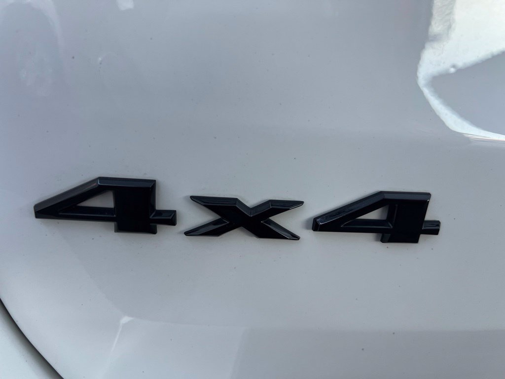Used 2022 Jeep Grand Cherokee Laredo X AWD/4WD image 5