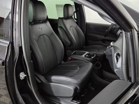 New 2026 Chrysler Pacifica Select image 34