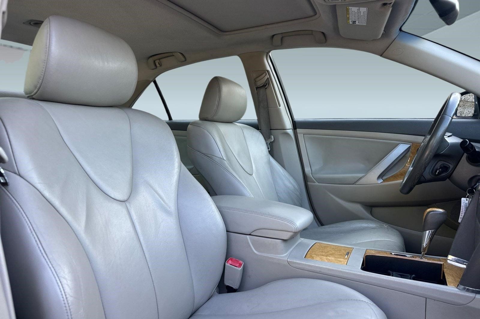 Used 2007 Toyota Camry XLE FWD image 24