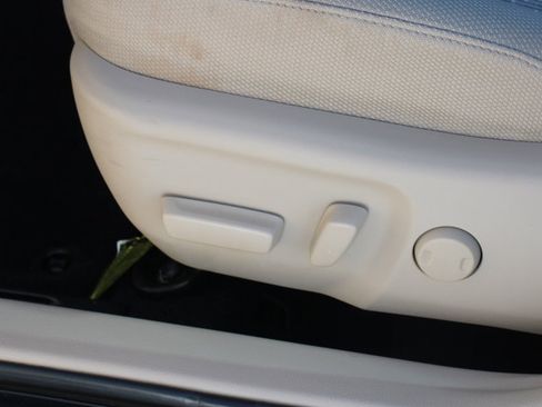 Used 2012 Toyota Camry LE FWD image 12