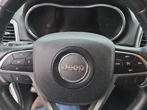 Used 2018 Jeep Grand Cherokee Altitude RWD image 24