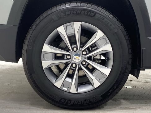 Used 2025 Chevrolet Equinox LT AWD/4WD image 10