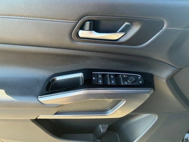 Certified 2024 Nissan Pathfinder SL FWD image 11
