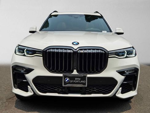Used 2021 BMW X7 M50i AWD/4WD image 8