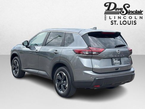 Used 2024 Nissan Rogue SV FWD image 5