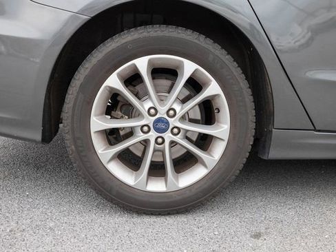 Used 2019 Ford Fusion SE image 10