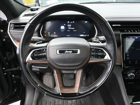 Used 2021 Jeep Grand Cherokee L Summit w/ Luxury Tech Group V AWD/4WD image 30