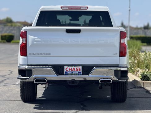 New 2026 Chevrolet Silverado 1500 LT w/ Z71 Off-Road Package AWD/4WD image 6