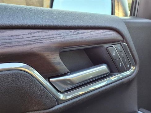 New 2026 GMC Sierra 1500 SLT image 14