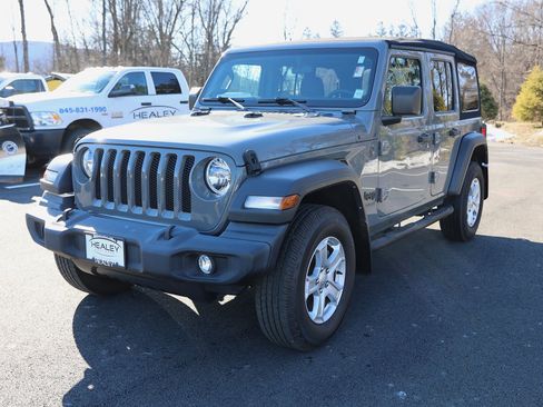 Used 2022 Jeep Wrangler Unlimited Sport image 3