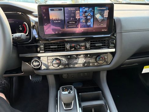 New 2026 Nissan Pathfinder SL w/ SL Premium Package FWD image 24