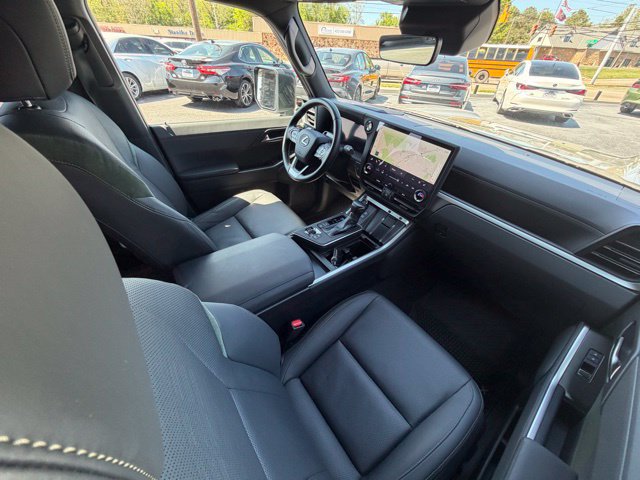 Used 2024 Lexus GX 550 AWD/4WD image 10