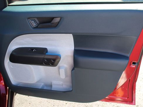 New 2025 Ford Maverick XLT w/ XLT Luxury Package image 11