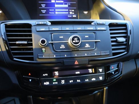 Used 2017 Honda Accord Sport image 23