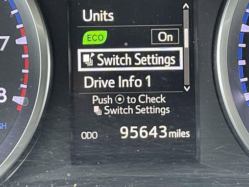 Used 2019 Toyota Highlander LE image 26