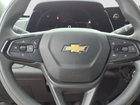Used 2025 Chevrolet Trax LT FWD image 24