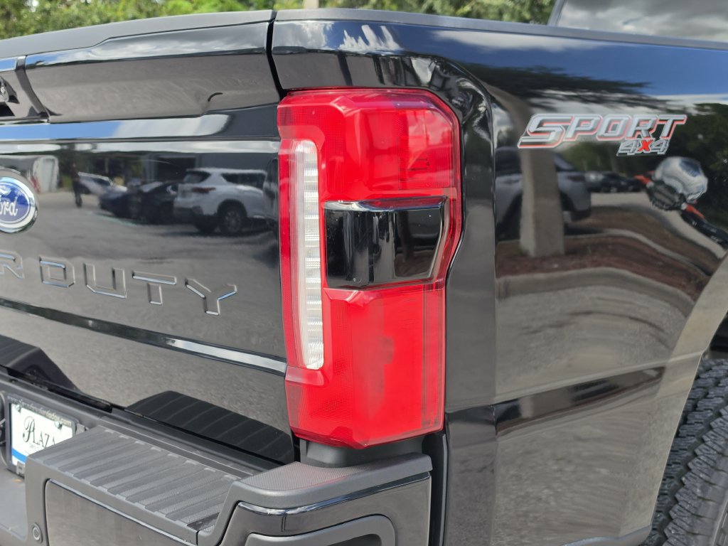 Used 2024 Ford F350 XLT w/ XLT Premium Package AWD/4WD image 8