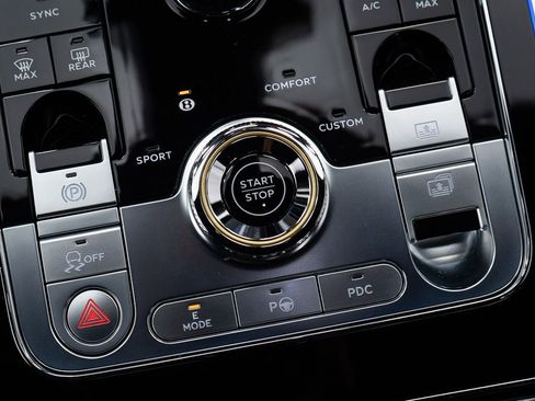 Certified 2023 Bentley Flying Spur Plug-In Hybrid AWD/4WD image 36