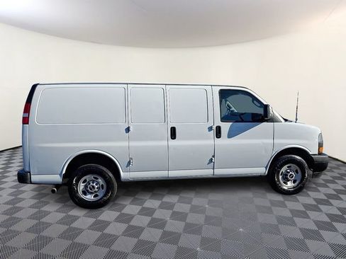 Used 2020 GMC Savana 2500 w/ Communications Package RWD image 7
