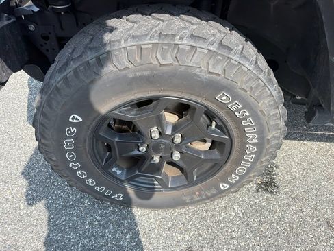 Used 2022 Jeep Gladiator Sport AWD/4WD image 13