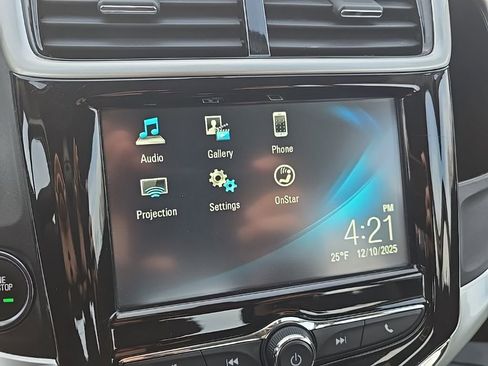 Used 2017 Chevrolet Sonic LT w/ Convenience Package image 21