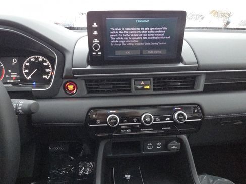 New 2025 Honda Pilot Touring image 31