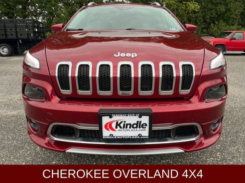Used 2017 Jeep Cherokee Overland image 3