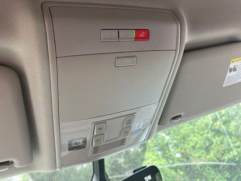 Used 2023 Volkswagen Atlas SE AWD/4WD image 18