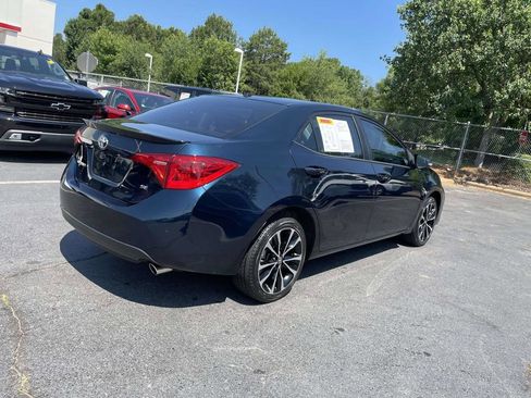 Used 2019 Toyota Corolla SE w/ SE Premium Package FWD image 9