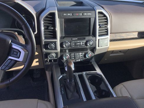 Used 2020 Ford F150 Lariat image 11