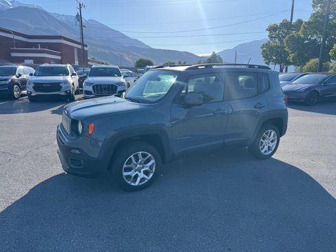 Used 2017 Jeep Renegade Latitude w/ Trailer Tow Group AWD/4WD image 1