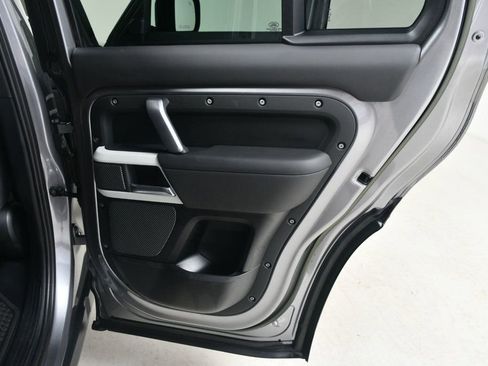 Used 2023 Land Rover Defender 110 X-Dynamic SE image 25