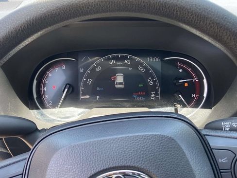 Used 2025 Toyota RAV4 XLE w/ Convenience Package FWD image 34