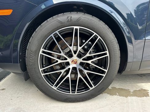 Certified 2026 Porsche Cayenne S AWD/4WD image 15
