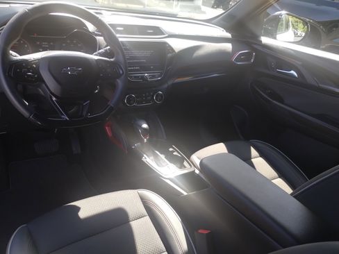 Used 2023 Chevrolet TrailBlazer RS w/ Convenience Package image 17