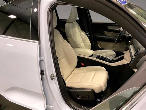 Used 2024 Volvo XC40 B5 Plus w/ Protection Package Premier AWD/4WD image 30