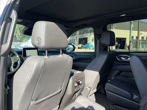 Used 2023 Chevrolet Suburban LT RWD image 23