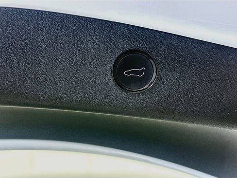Used 2023 Tesla Model 3 Standard Range RWD image 27
