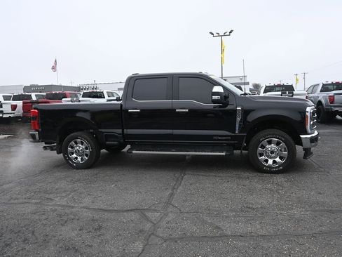 Used 2023 Ford F350 Lariat w/ Chrome Package image 8