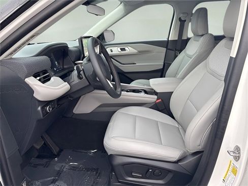 New 2026 Ford Explorer Active w/ Active Comfort Package image 7