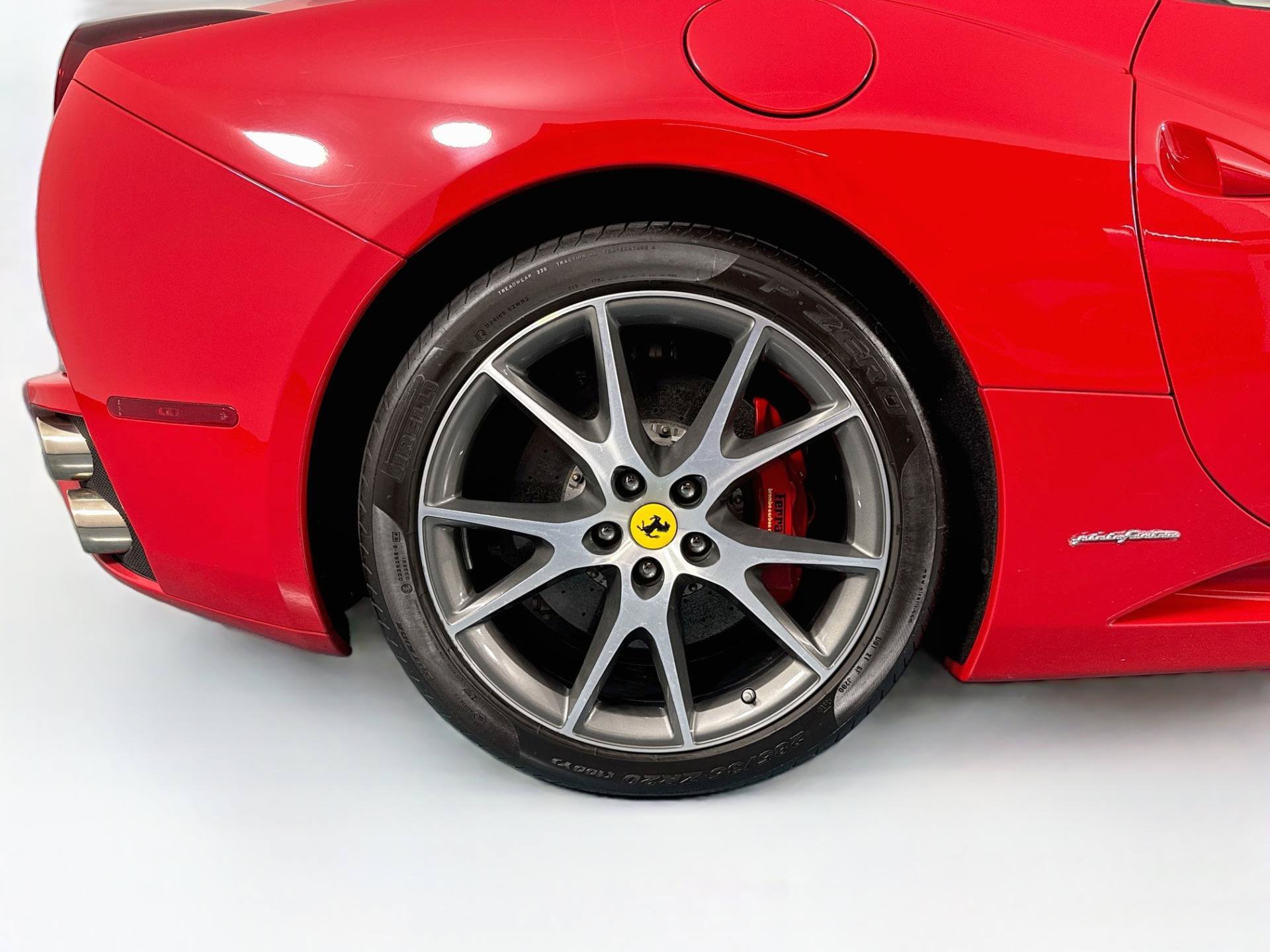 Used 2010 Ferrari California RWD image 60