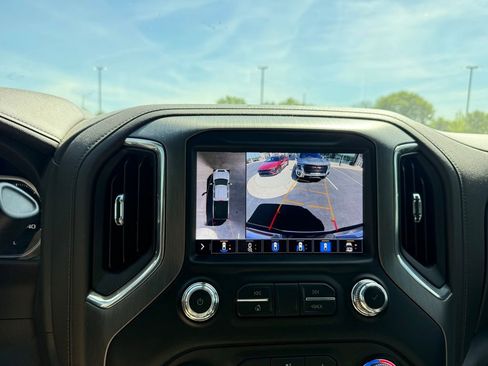 Used 2022 GMC Sierra 2500 Denali w/ Denali Ultimate Package image 16