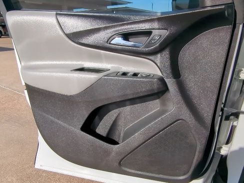 Certified 2021 Chevrolet Equinox LS w/ LS Convenience Package image 11